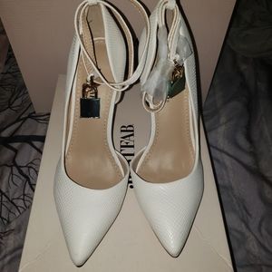 Audri Pumps size 8